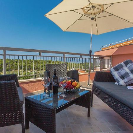 Amazing Apartment In Makarska With Wifi Exterior foto