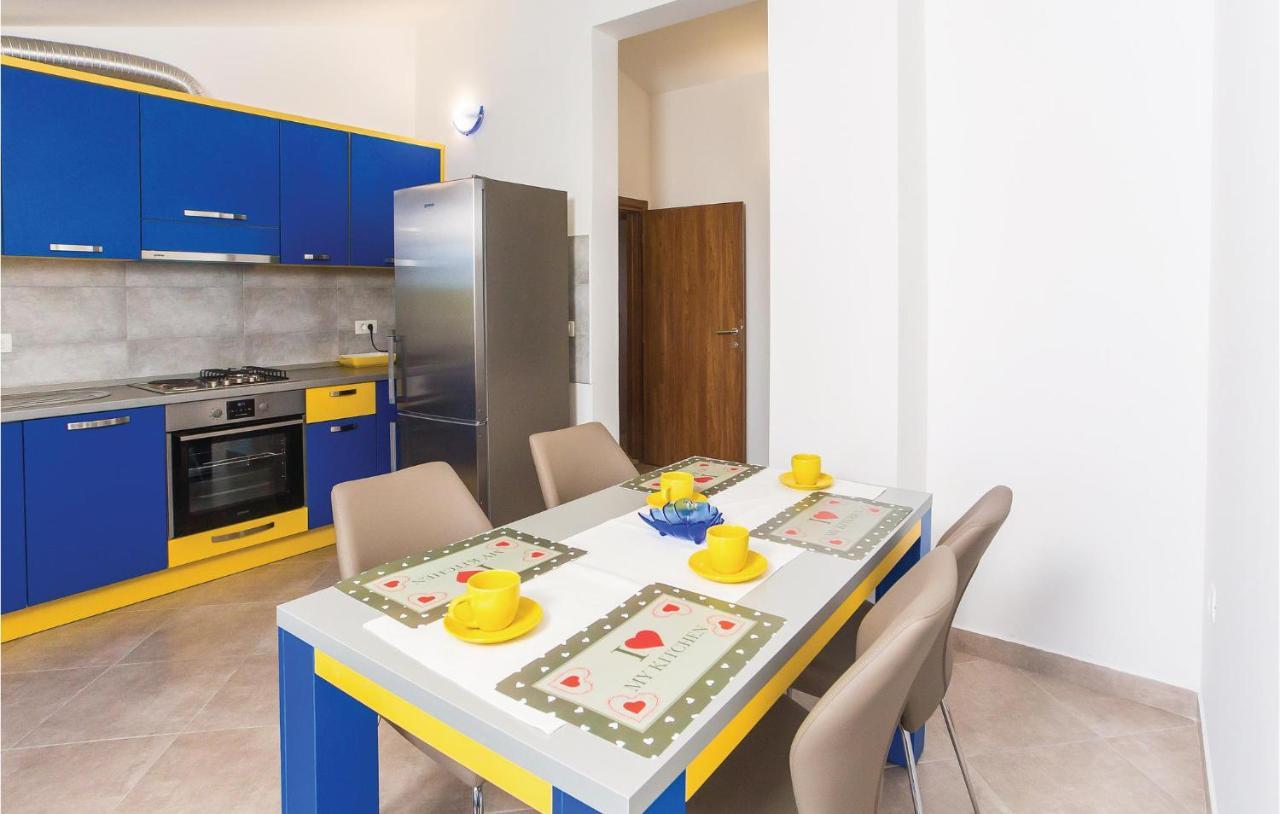 Amazing Apartment In Makarska With Wifi Exterior foto